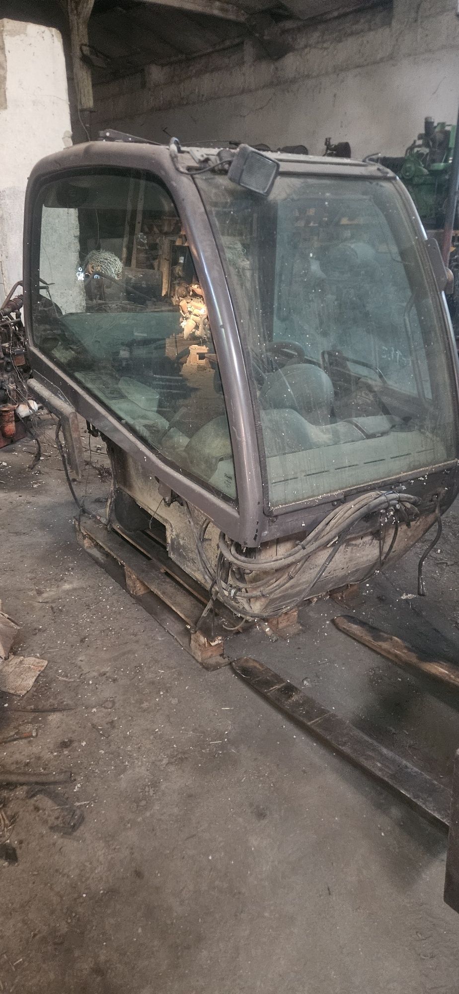 Manitou 630 kabina