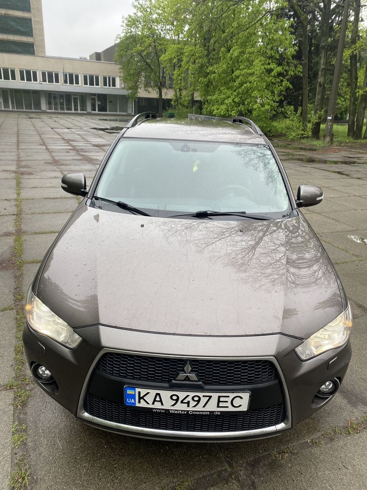 Mitsubishi Outlander 2011