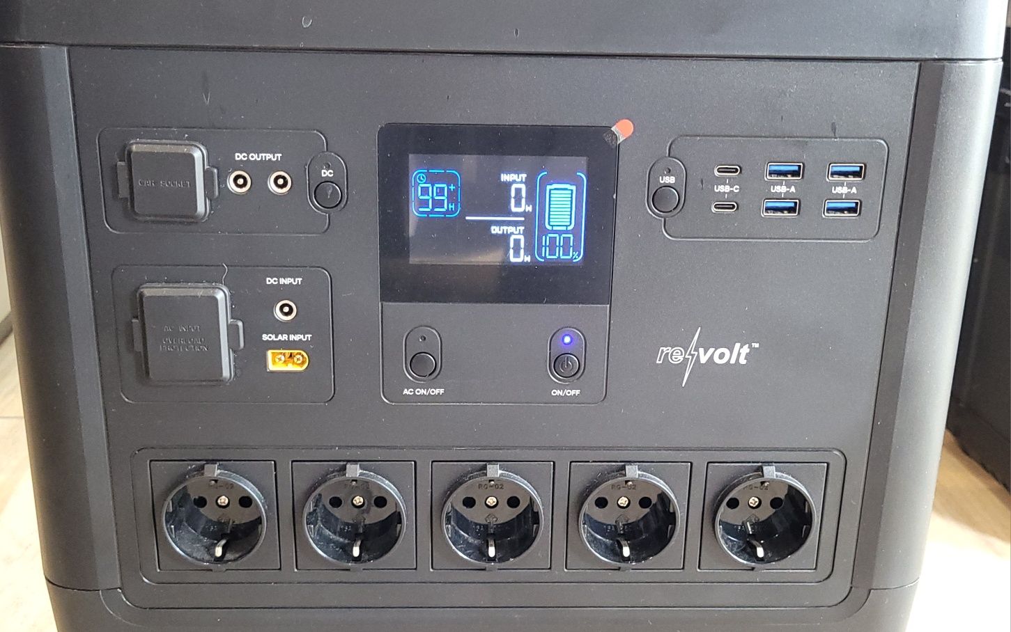 Зарядна станція Revolt 3600Wt / 3.6Kw / LiFePo4 / Оригінал /5400W peak