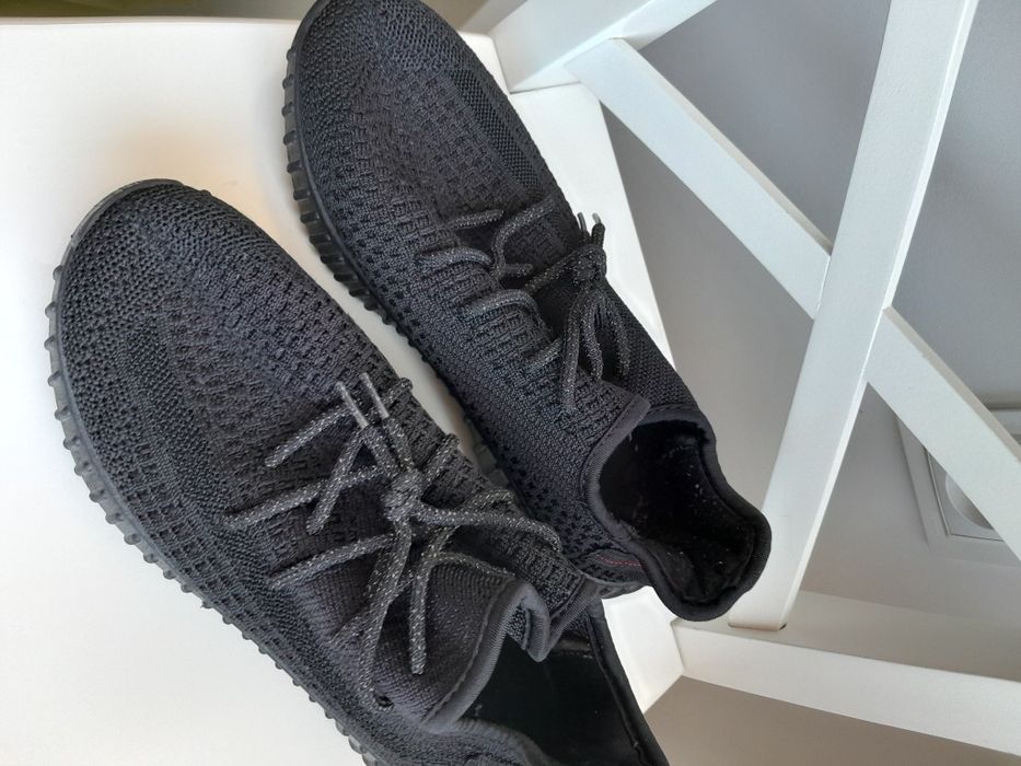 Buty sportowe Shein. Bardzo wygodne.