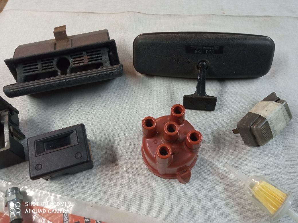 Vendo diverso material para Renault 4L