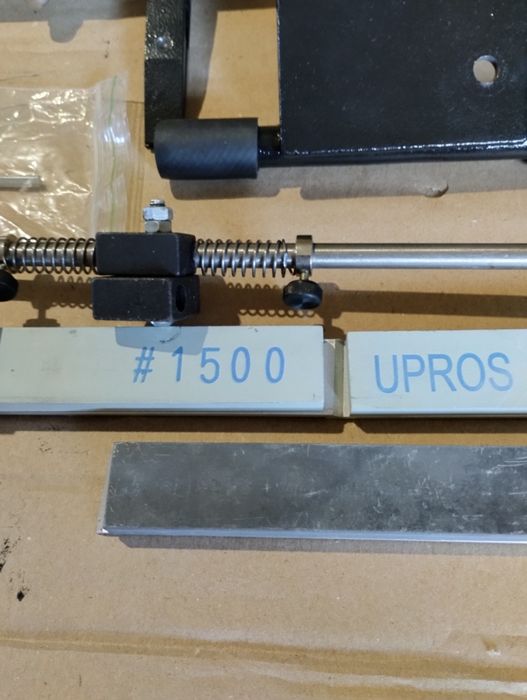 Прибор для заточування ножів