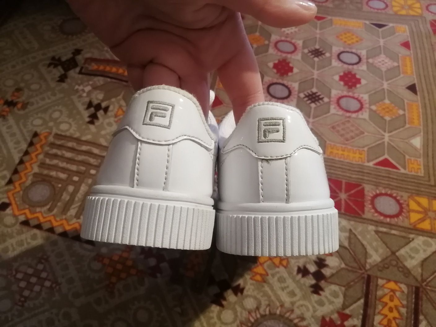 Белые кеды кроссовки Fila 27 р. на девочку.