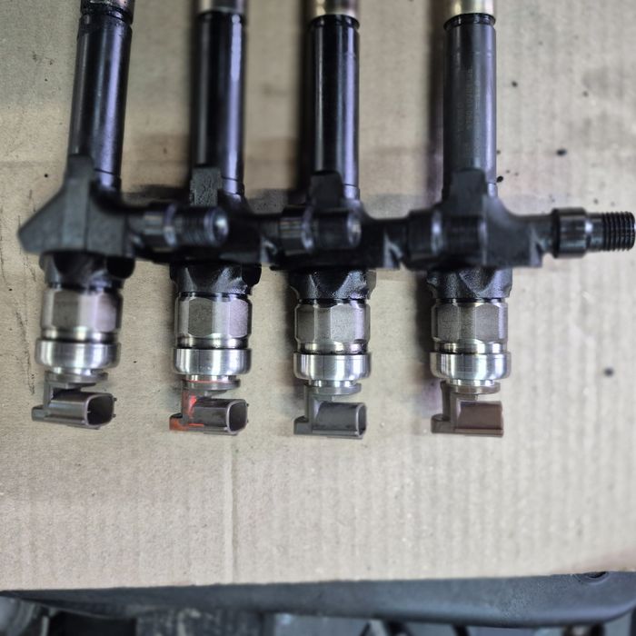 Форсунка MAZDA 3 5 6 2.0 CITD RF7J13H50 Denso мазда