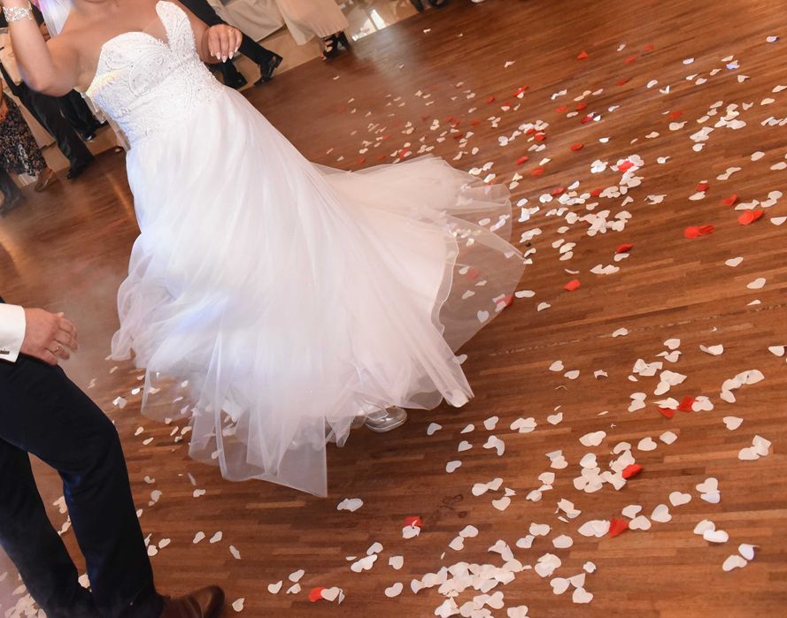 Suknia Ślubna Balowa oryginalne zdobienia Swarovski