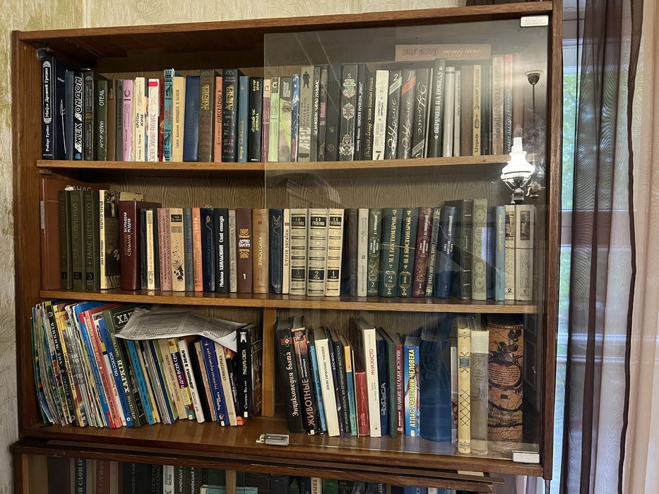 Книжные полки тройные