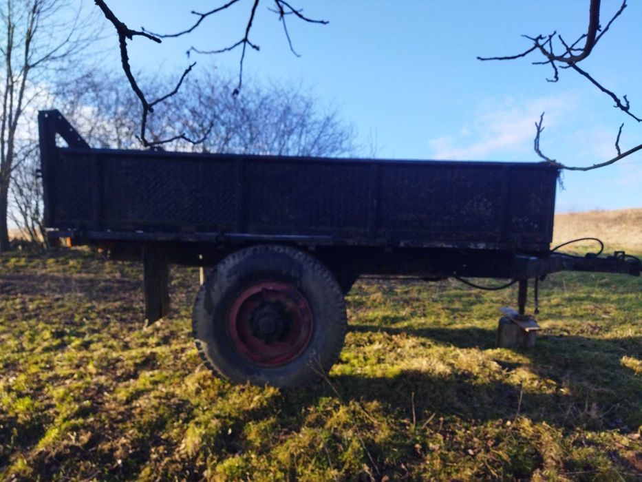 Przyczepa kiper wywrotka.