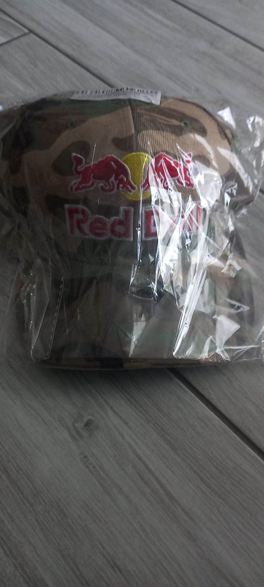 Czapka z daszkiem Nowa Red Bull moro wojskowa