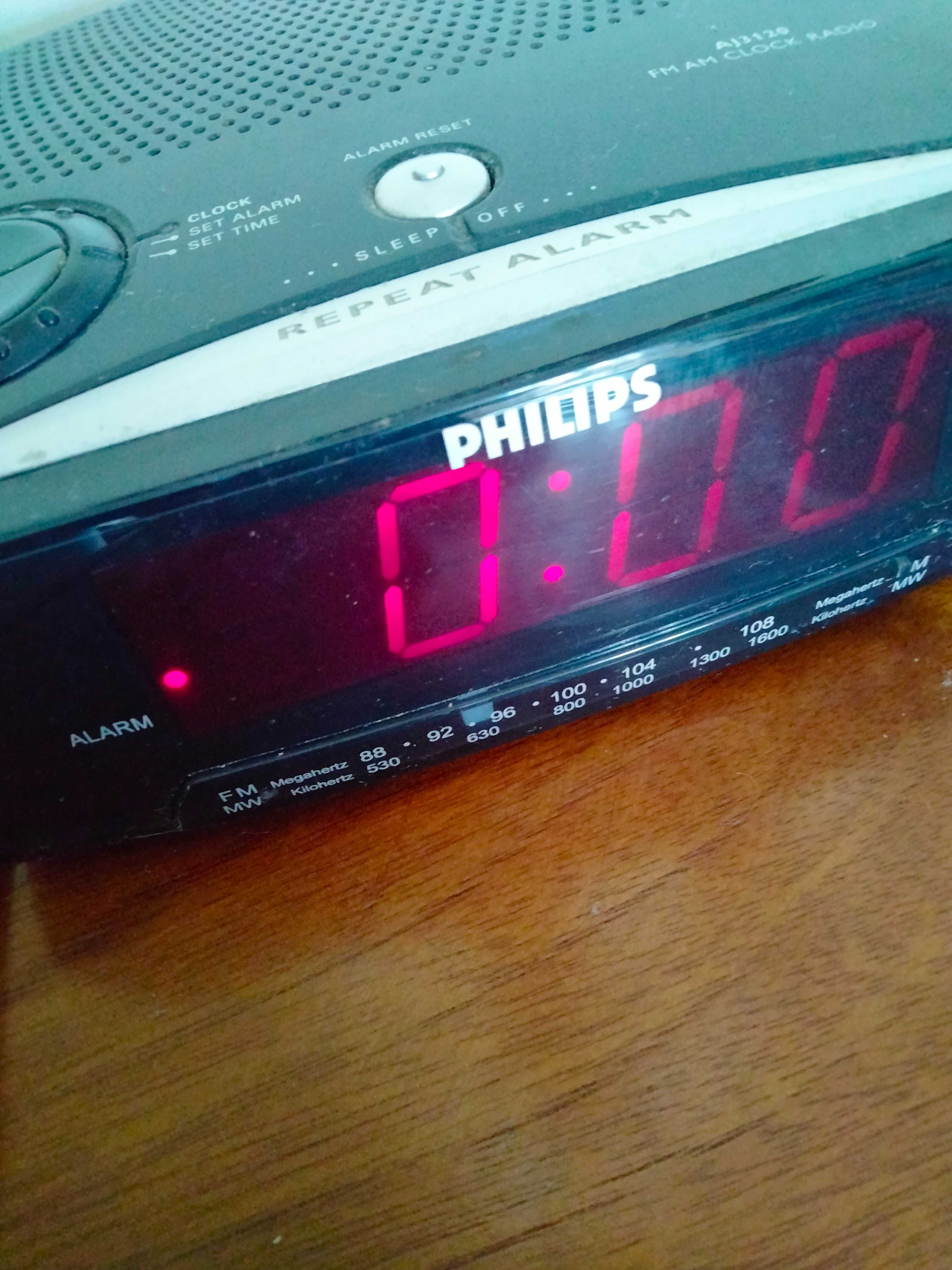 Radio z budzikiem Philips czarne