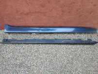 BMW F11 / F10 / F11N / F10N ORYGINALNE NAKŁADKI NA PROGI LEWA / PRAWA W KOLORZE  TIEFSEEBLAU METALLIC O KODZIE LAKIERU A76 O NR.  51 77 7 262 663 / 51 77 7 262 664 OEM W DOBRYM STANIE
