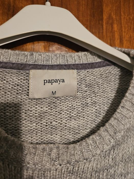 Sweter szary z cekinami roz.M