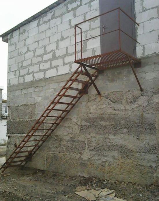 Продам двоповерховий гараж