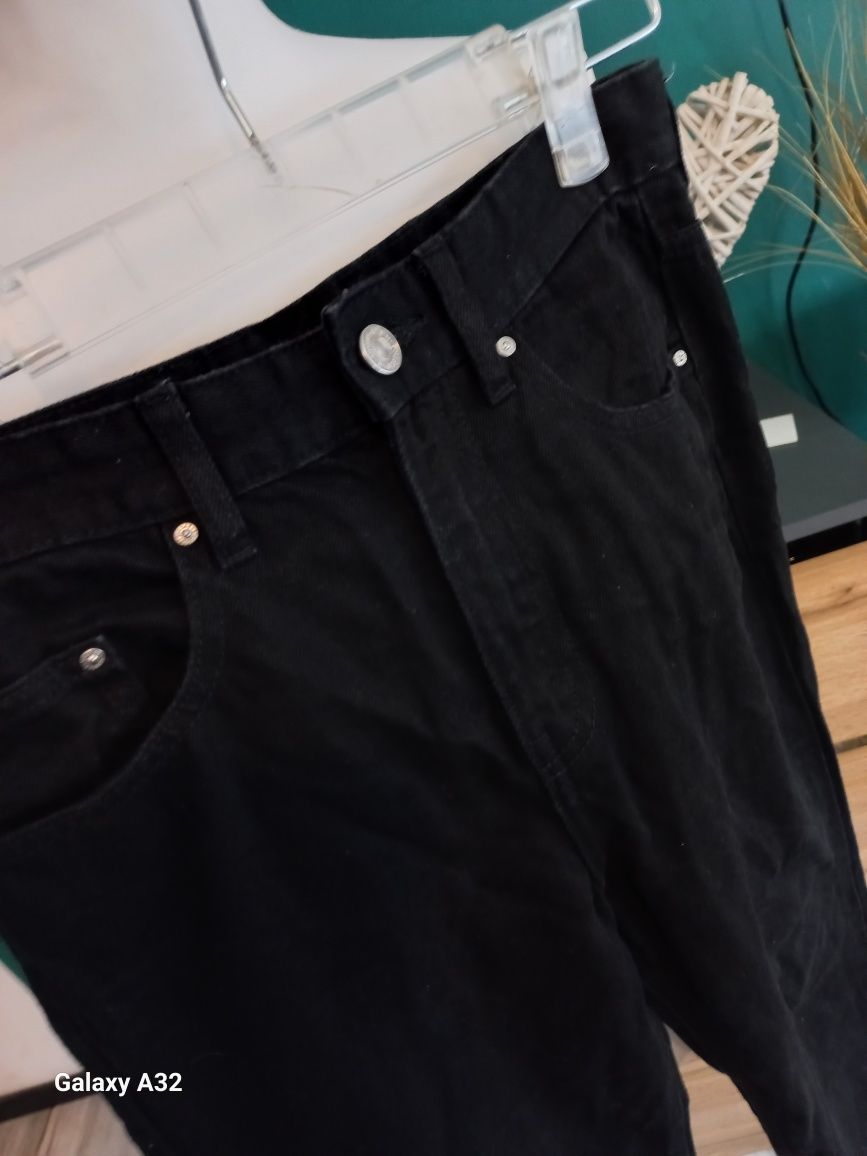 Spodnie jeansowe xs. Mom fit