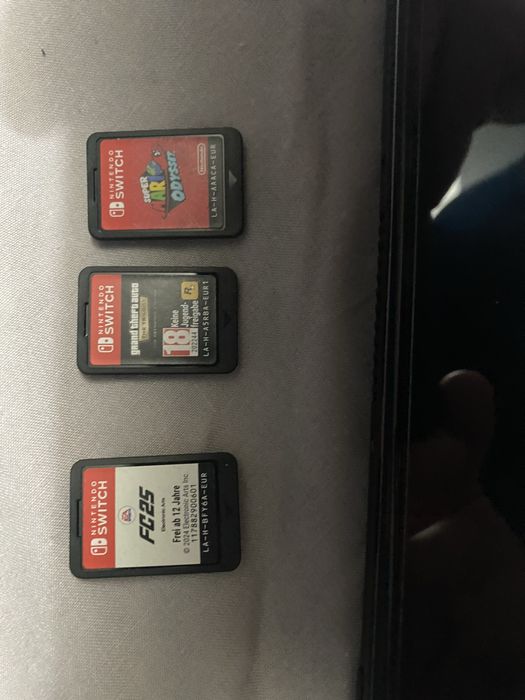 Nintendo switch Oled nova com 3 jogos fisicos