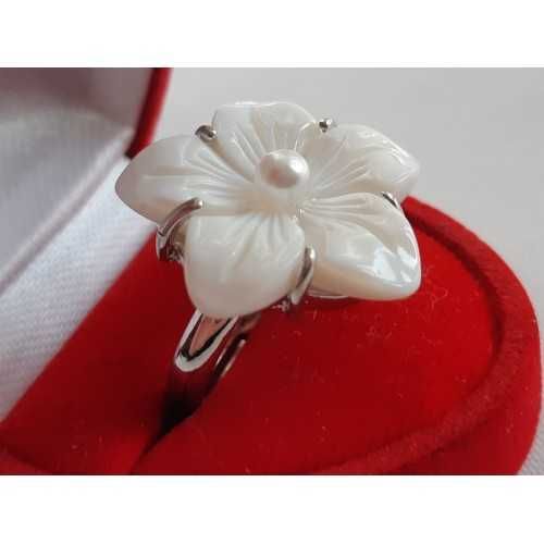 Кольцо Цветочек перламутр