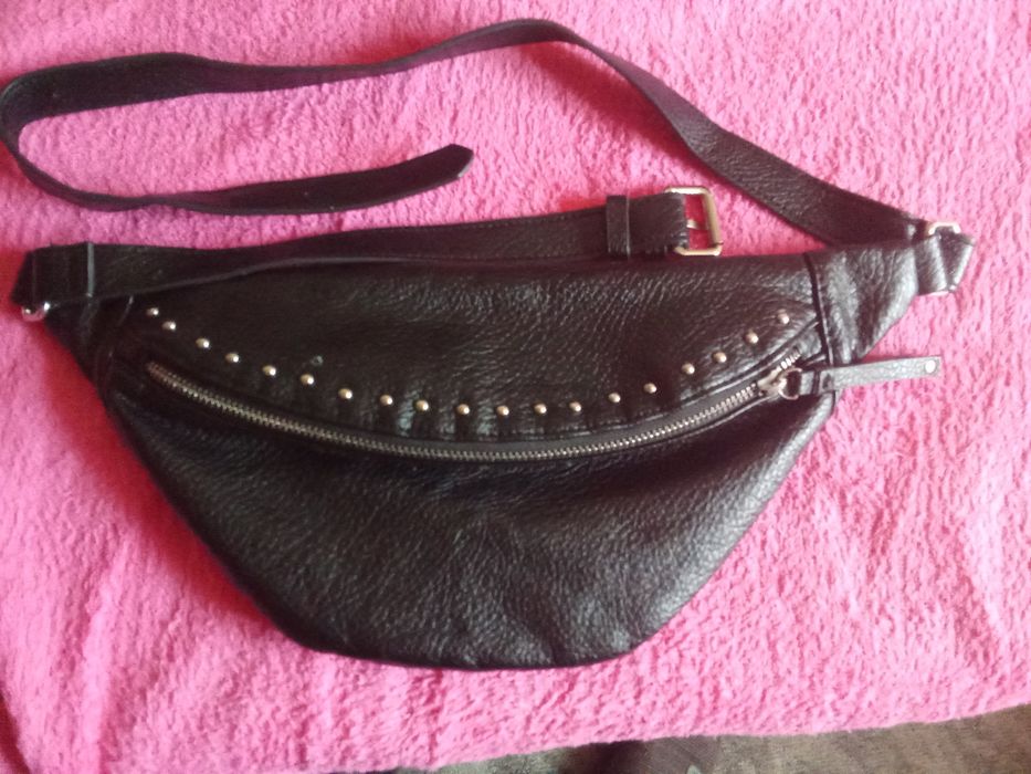 Продам стильну жіночу поясну сумку.Натуральна шкіра
