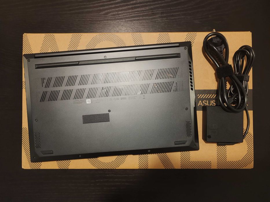 Portátil ASUS VivoBook OLED M3502QA - AMD Ryzen 7, 16GB, 1TB SSD