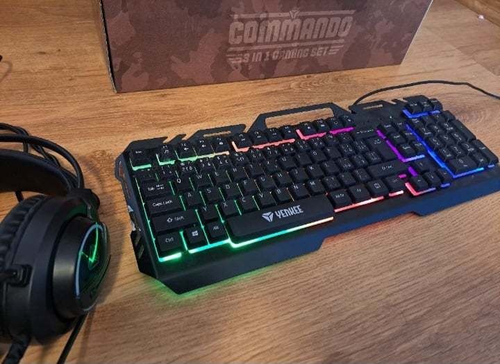 klawiature firmy Commando podświetlenia