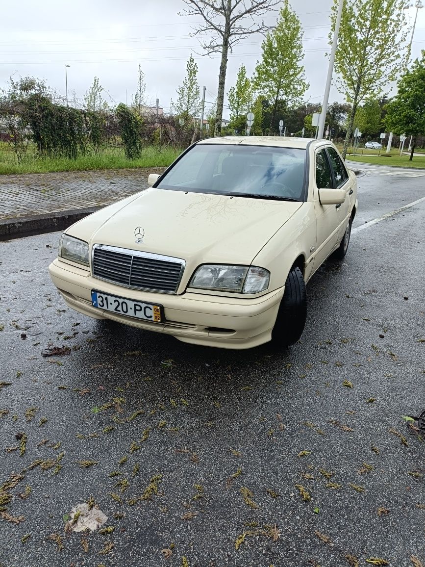 Mercedes C200 - Nacional
