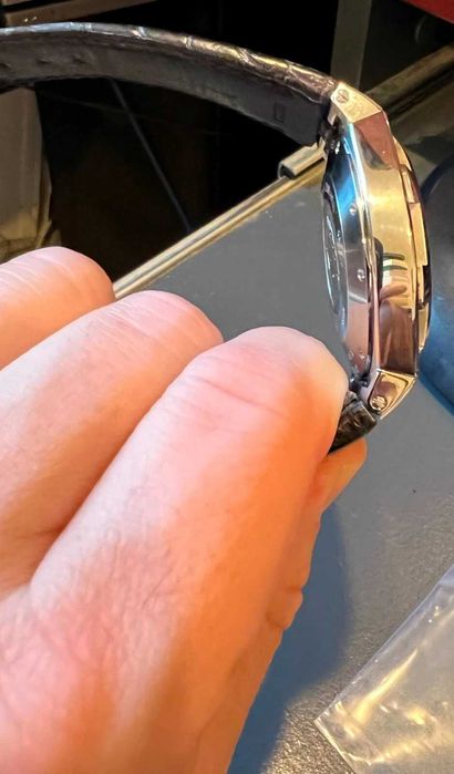 Cronógrafo Vacheron Constantin Overseas com mostrador azul, 90% novo