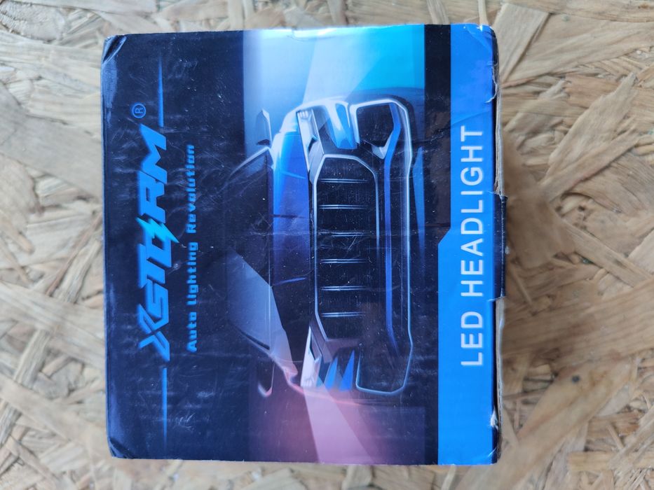 Bi LED. H4 . Би Лёд лампы. Радиатор в цоколе