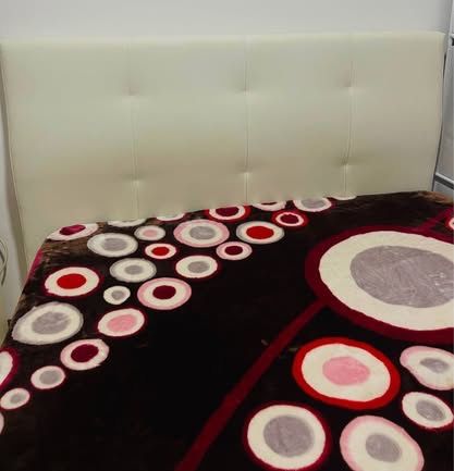 Cama de casal branca