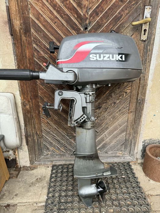 silnik zaburtowy SUZUKI DT4 jak nowy