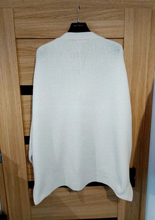 Kremowy rozpinany oversize sweter damski kardigan duże kieszenie M /L