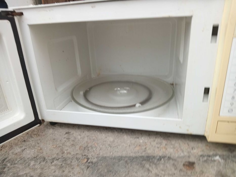 Микроволновка Goldstar