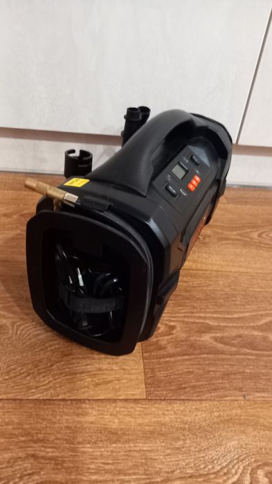 Акумуляторний компресор Dnipro-M DMP-200