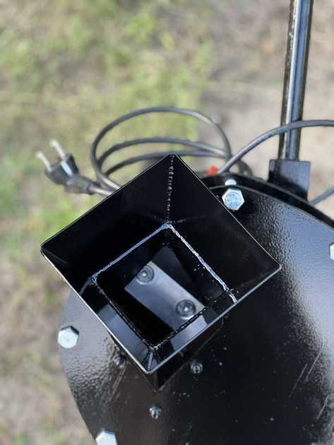 Подрібнювач гілок, щепоріз, измельчитель веток, щепорез 3 кВт щепорез