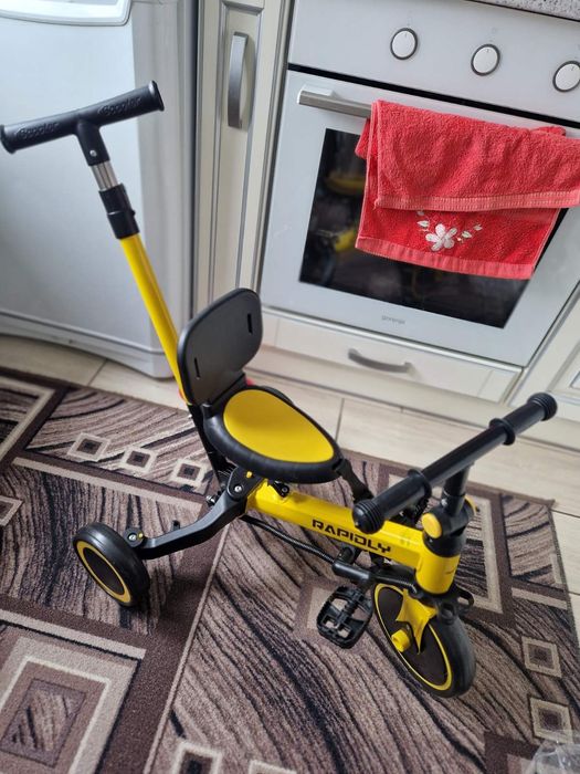 Новий велосипед біговіл зручкою