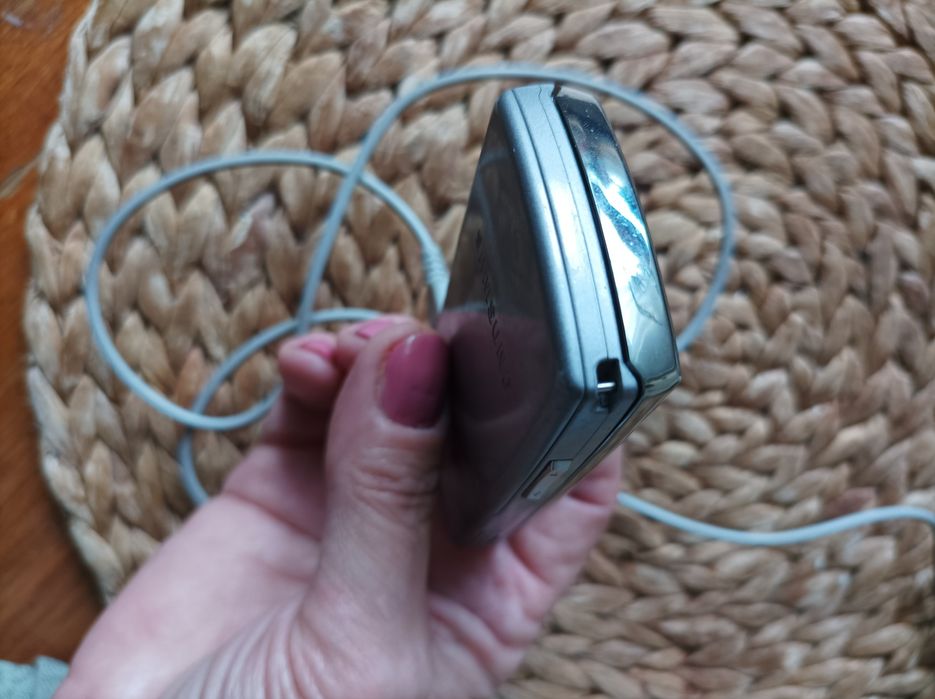 Samsung J 700 stary telefon