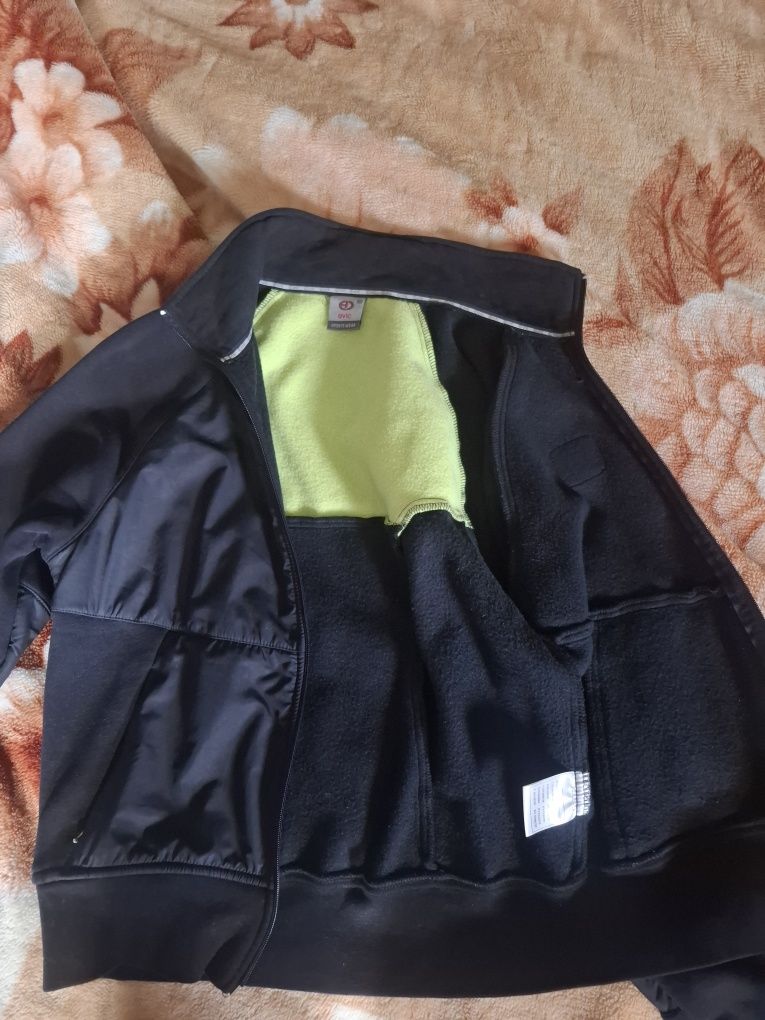 Продам  Кофту-Бомбер