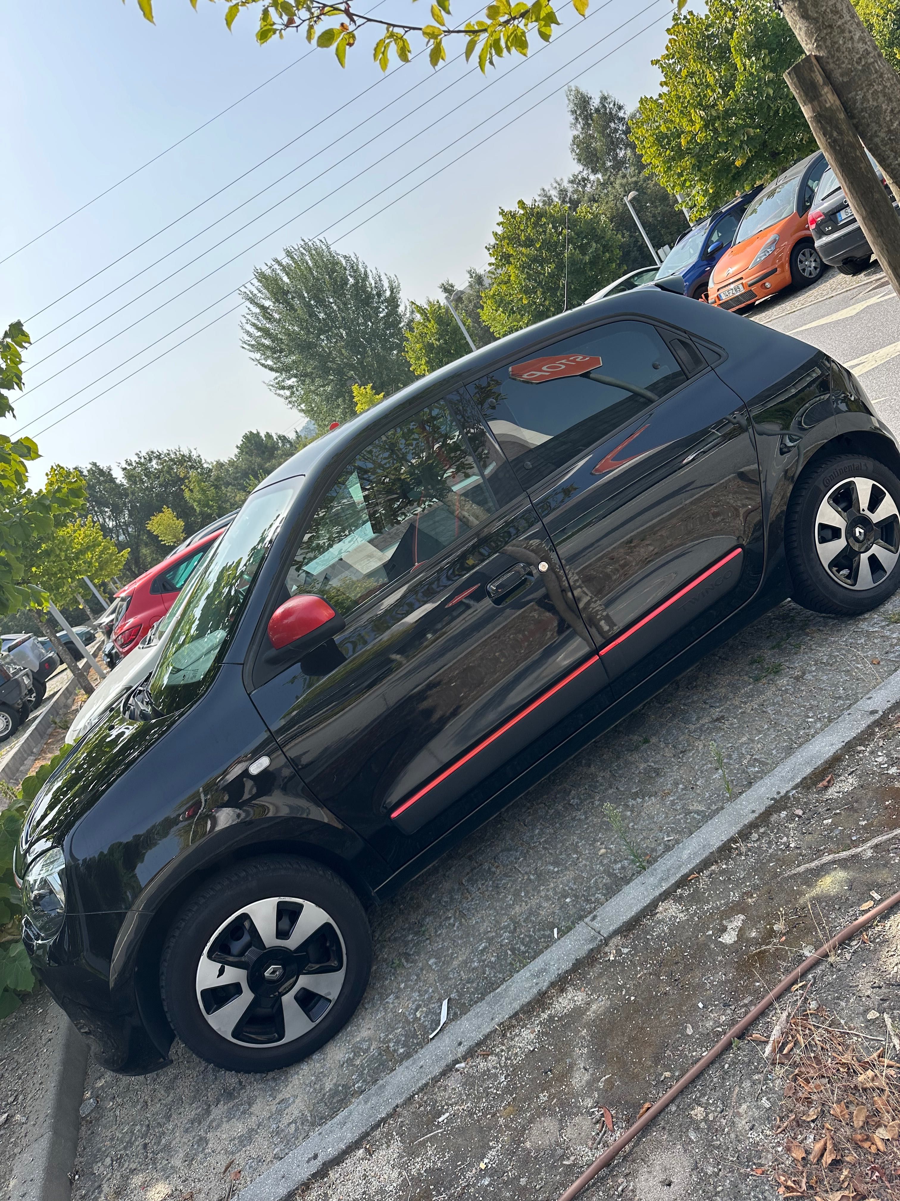 Renault Twingo Preto e vermelho