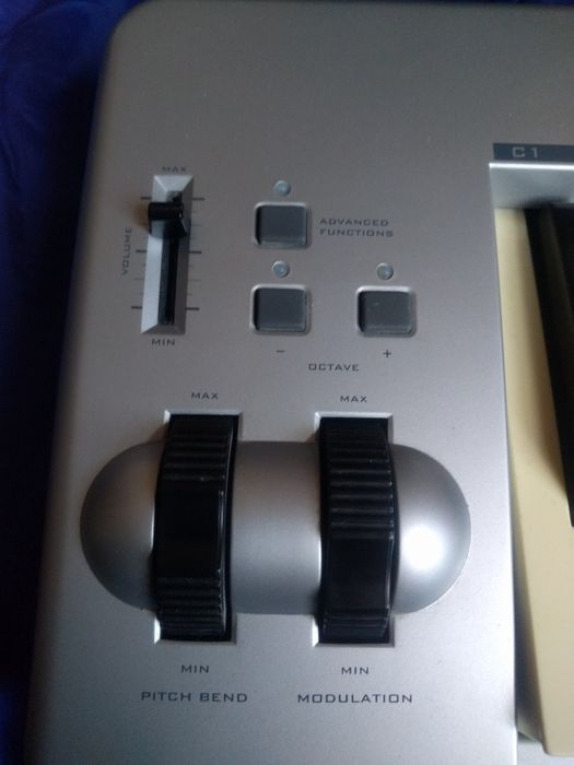 MIDI-клавіатура M-Audio Keystation 61es