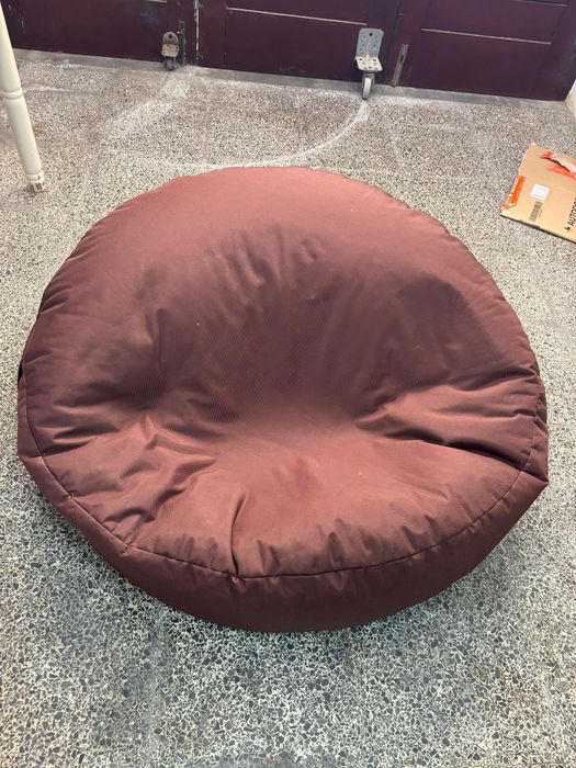 Puff castanho em muito bom estado