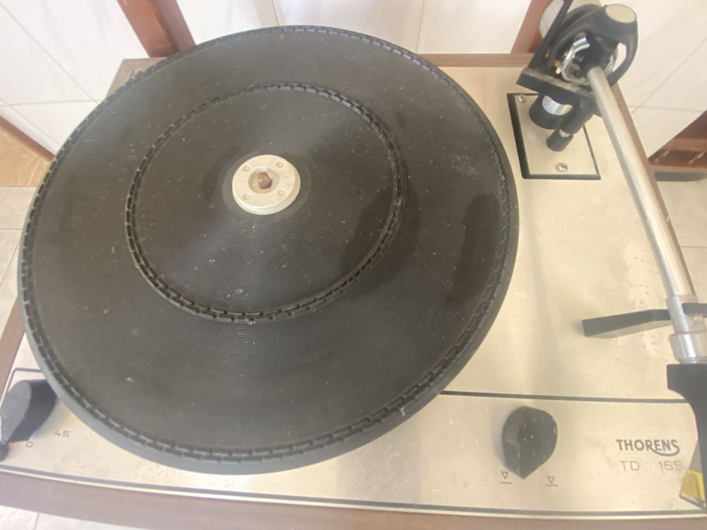2 Gira discos Thorens e pioneer