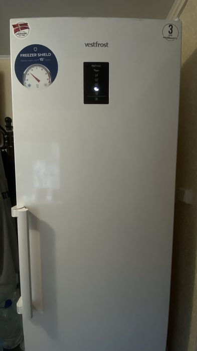 Морозильная камера Vestfrost FN371E W