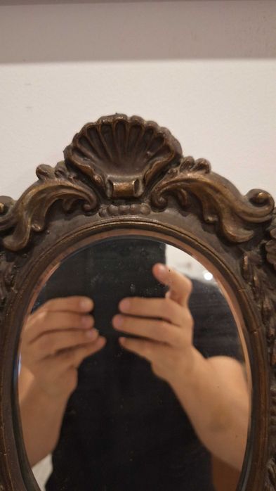 Lusterko vintage na ścianę