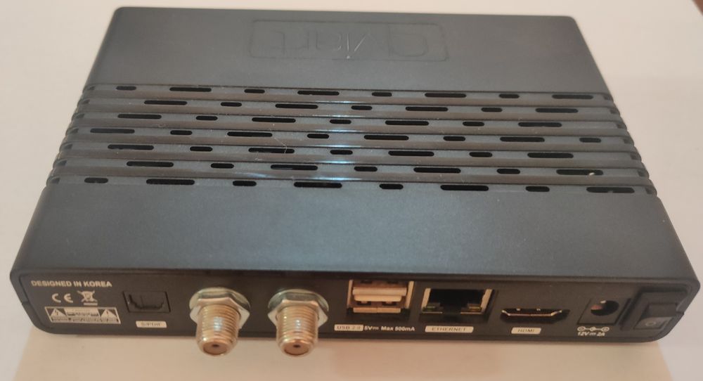 Enigma 2 Qviart LUNIX 4K Twin Tuner DVB-S2X w idealnym stanie