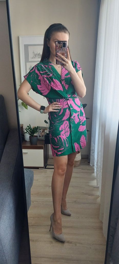 Nowa wiskozowa koszulowa sukienka Mango XS 34 kołnierzyk kwiaty