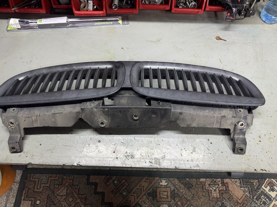 Grill w bardzo dobrym stanie nie zniszczony