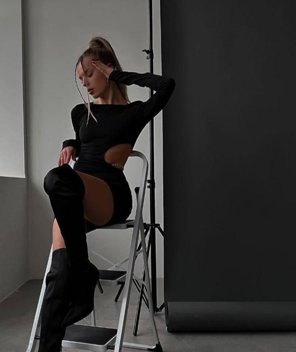 Гарна жіноча сукня