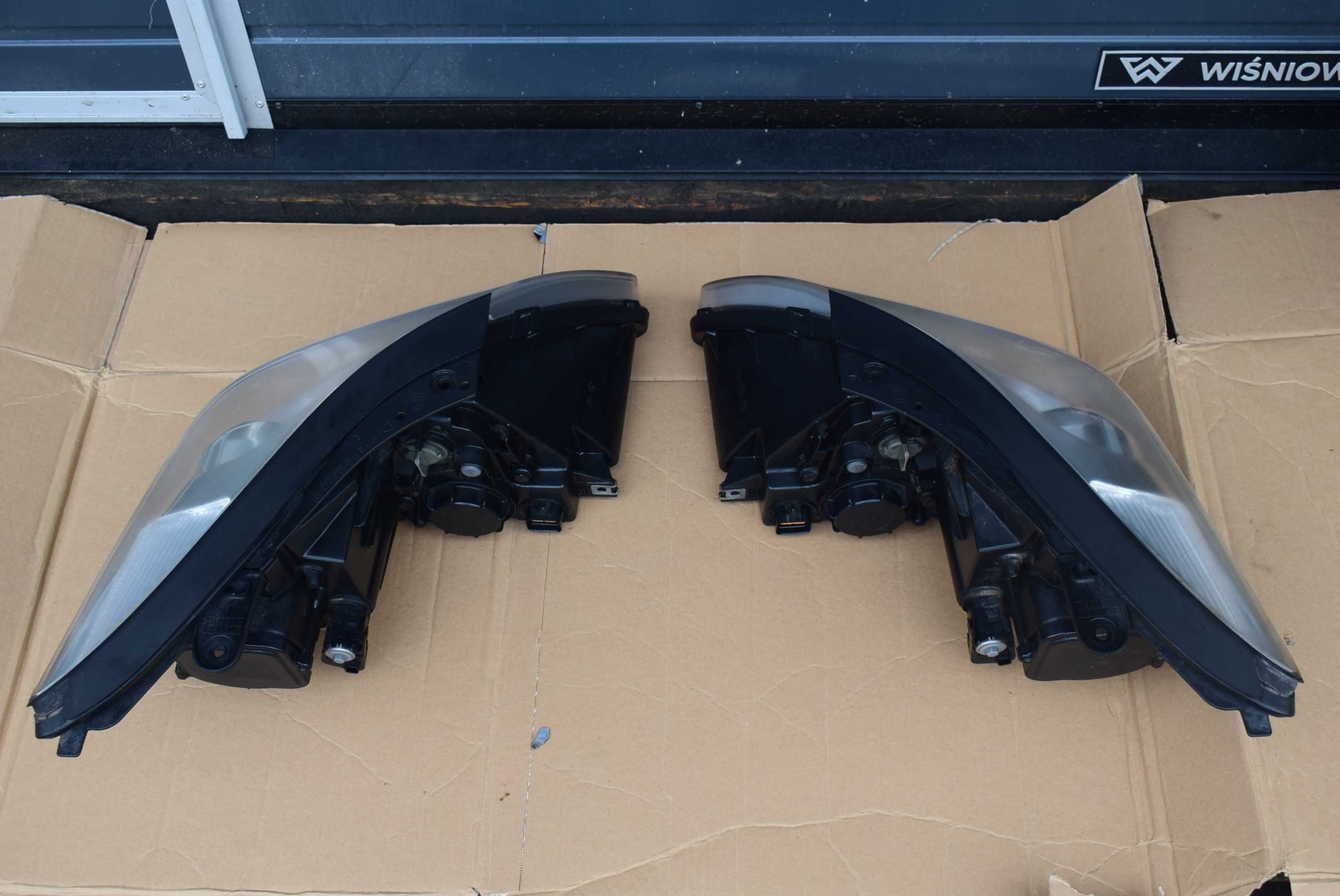 lampa przód przednia xenon  prawa HYUNDAI IX55 11R.EUROPA