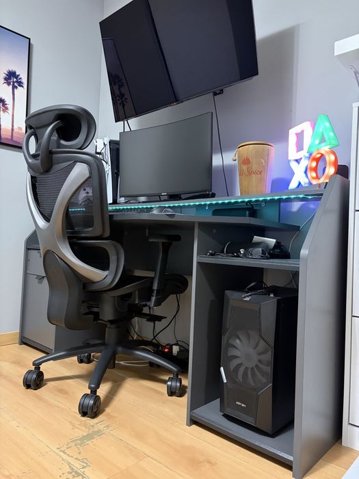 Mesa Gaming com LED – em ótimo estado!