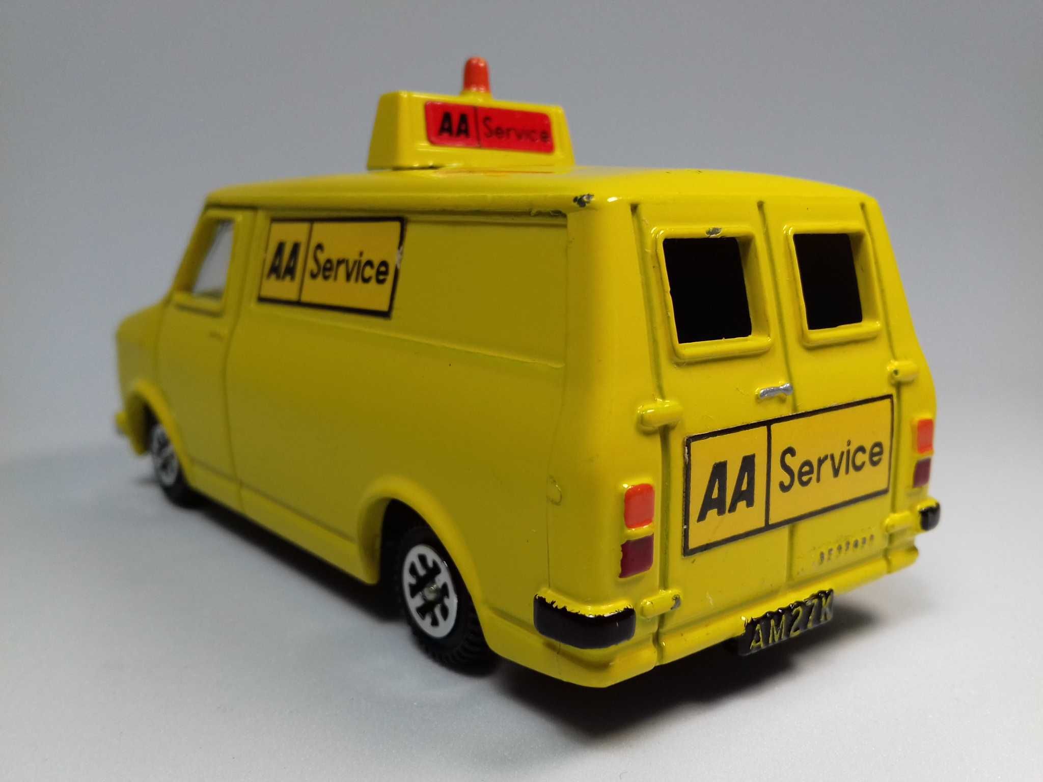 Dinky Toys #412 - Bedford Van-Serviço AA - 1970´s by Meccano Ltd