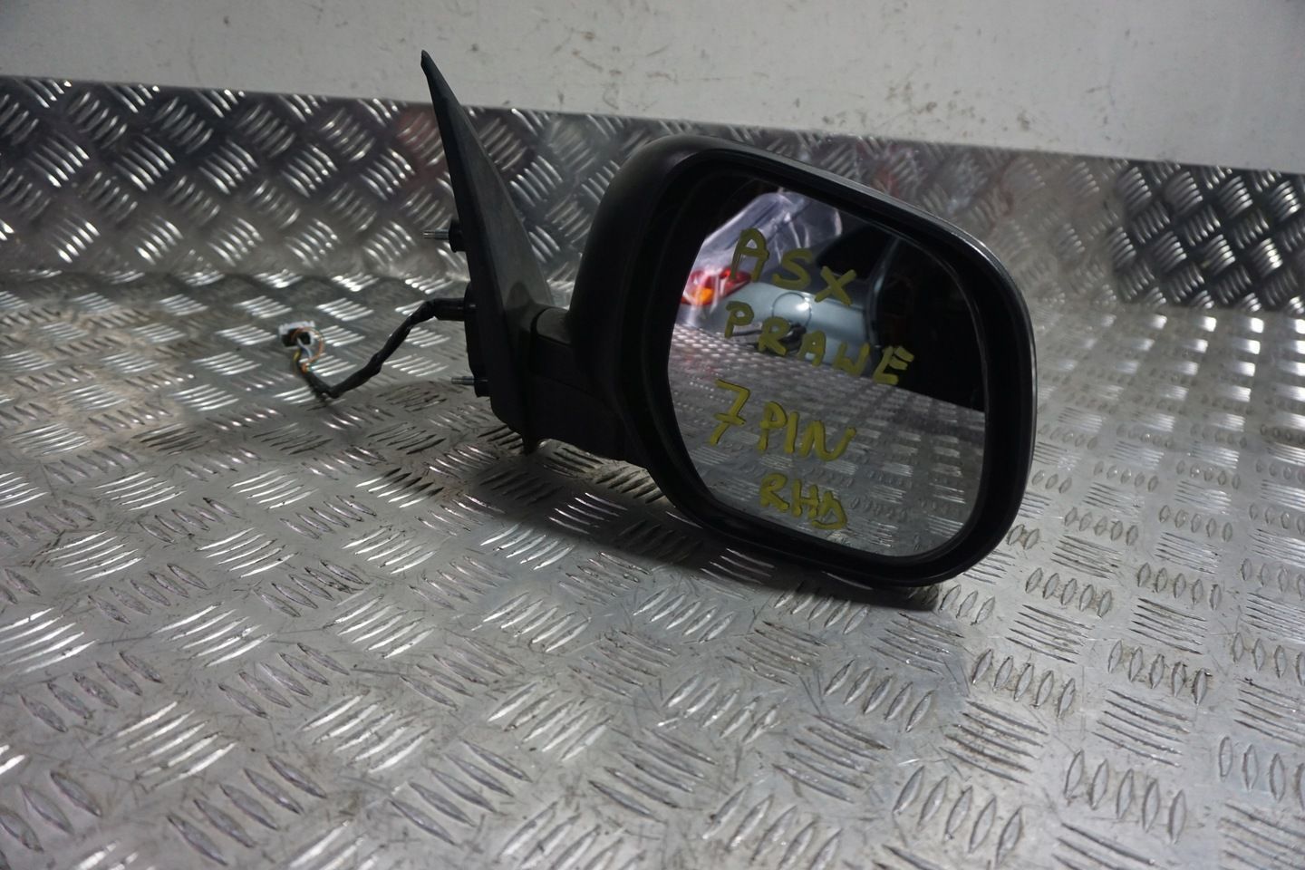 LUSTERKO PRAWE 7 PIN RHD U17 MITSUBISHI ASX 10- POZNAŃ