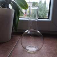 Mały szklany wazonik