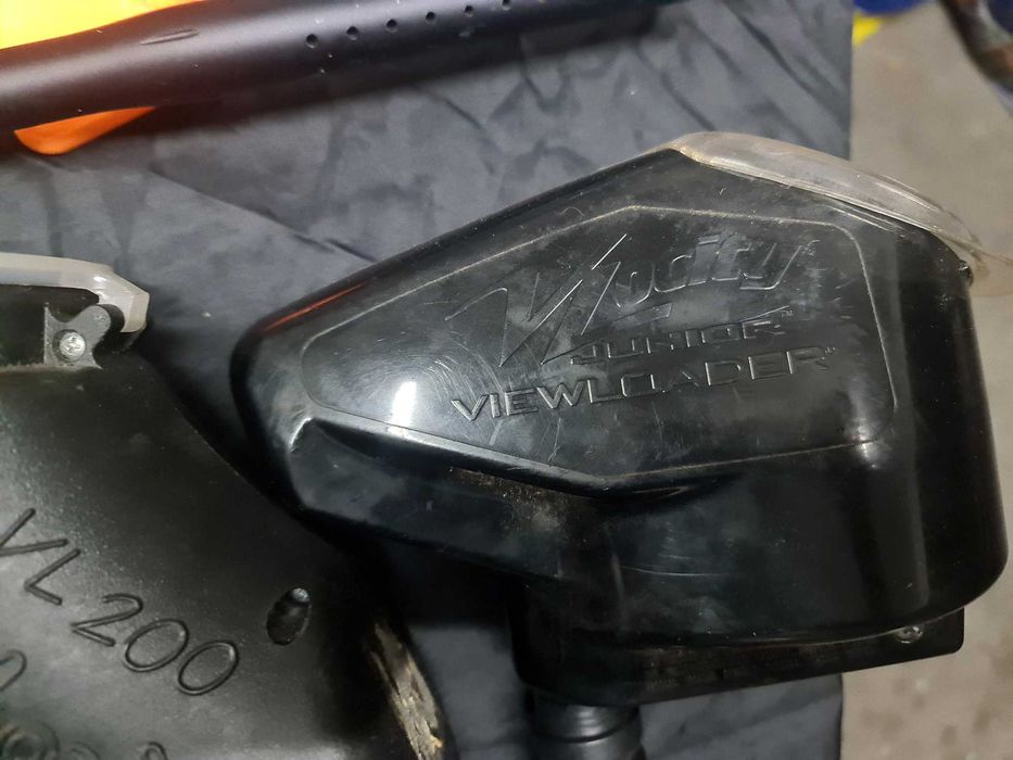 Dois marcadores Paintball + botija + material